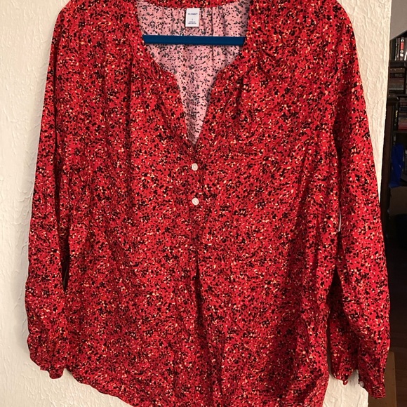 Old Navy Red Two Button Blouse - Picture 2 of 6